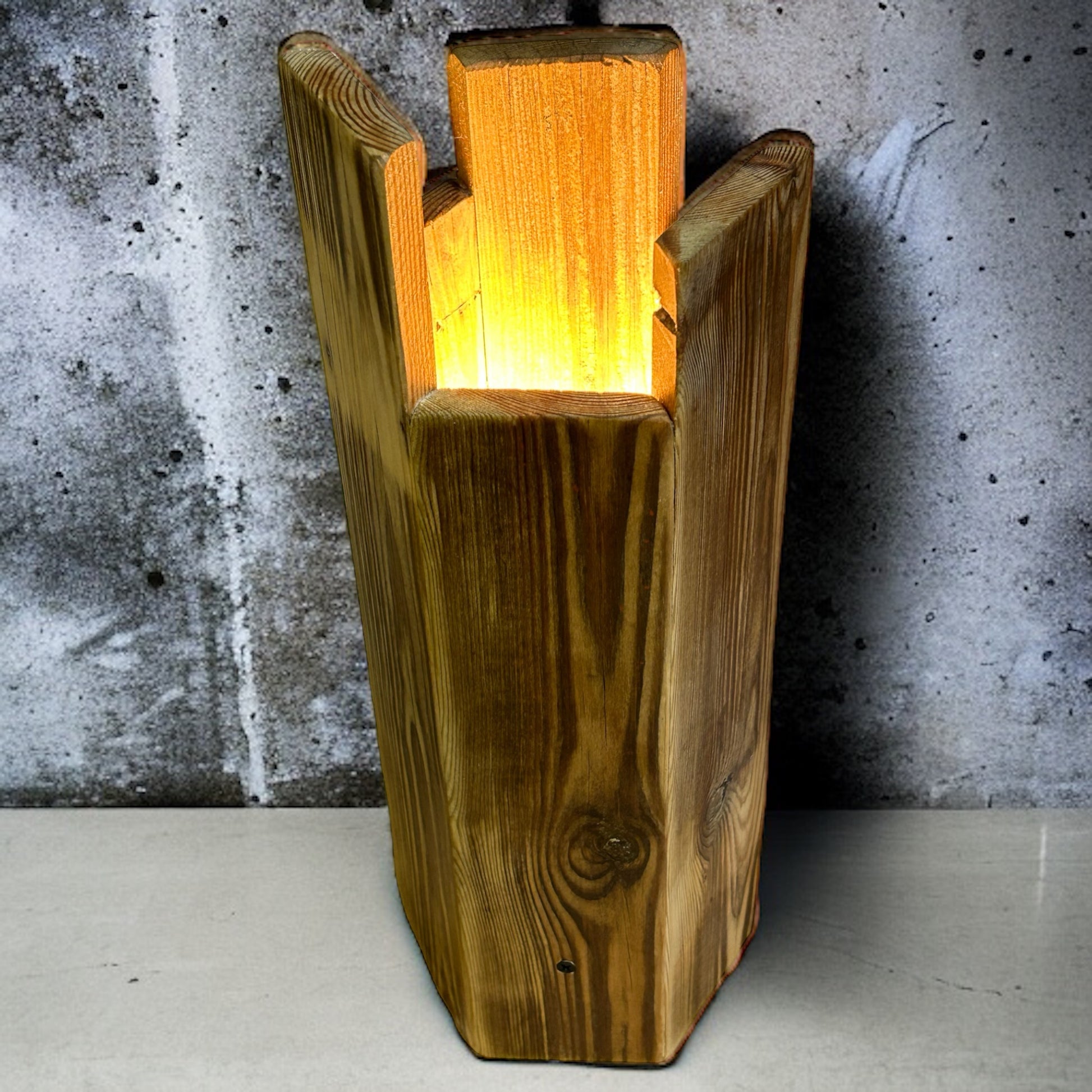 Reclaimed Wood ‘Vase’ Lamp. 